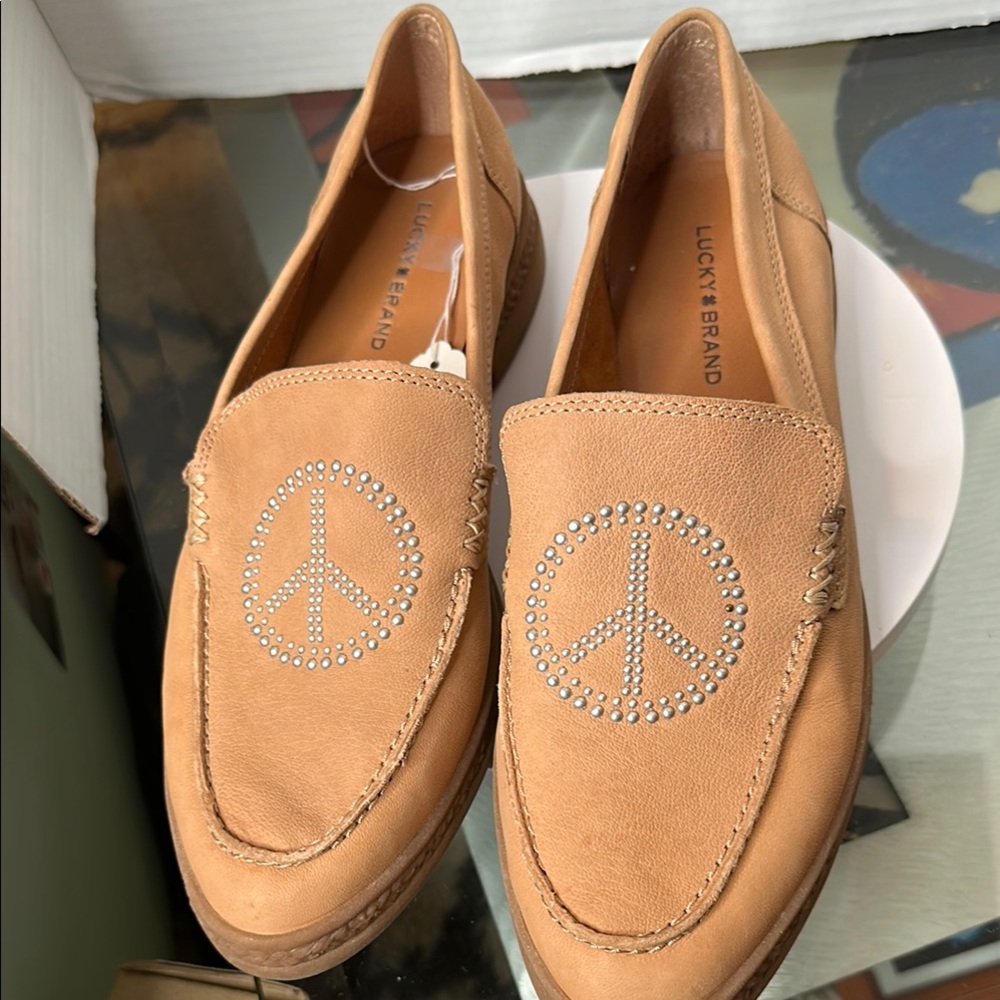 Lucky Brand Tan Flats with Studded Peace Design